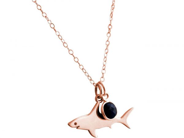 GEMSHINE Maritim Nautics Halskette mit Haifisch aus 925 Silber, hochwertig vergoldet oder rose im Navy Stil mit blauem Saphir - Made in Madrid, Spanien, Metall Farbe:Silber rose vergoldet – Bild 3